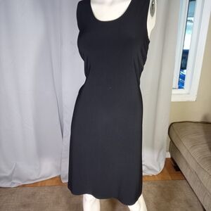 VIDA Black Sleeveless Sheath Dress